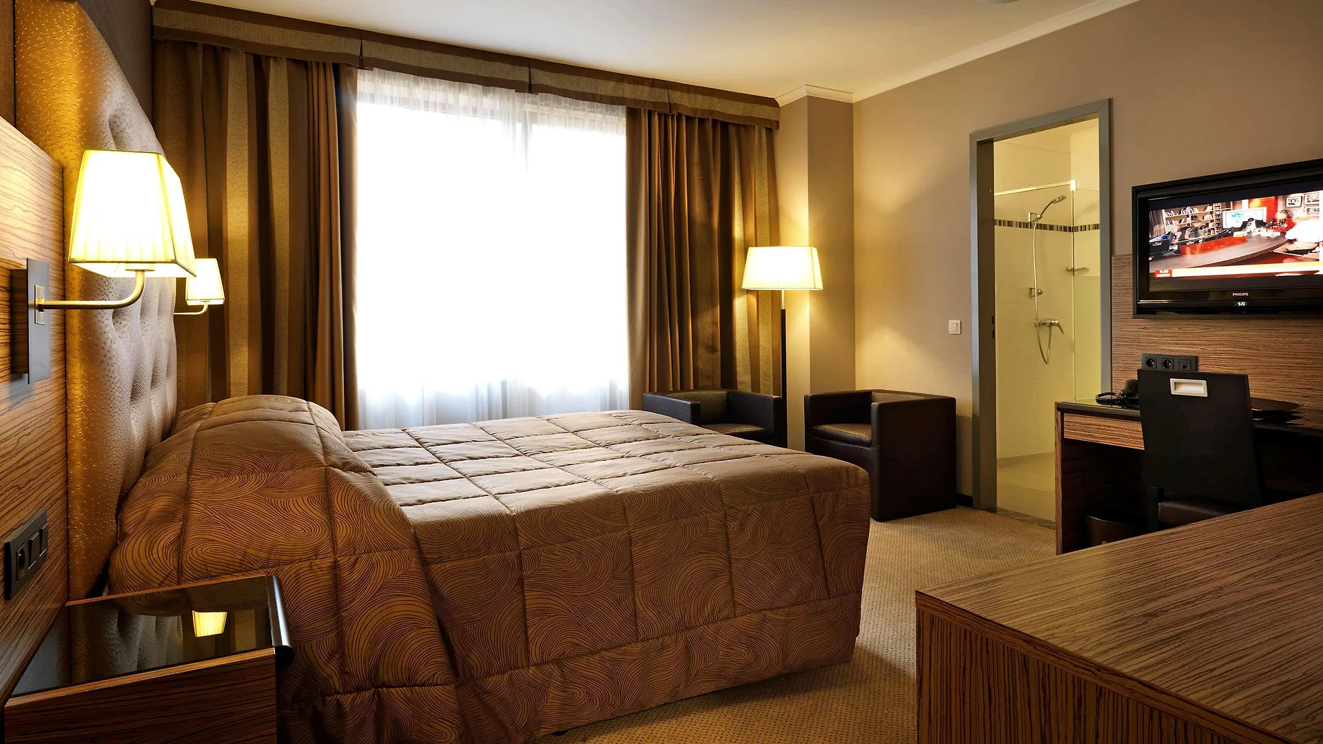 ****  Hyllit Hotel Antwerpia Belgia