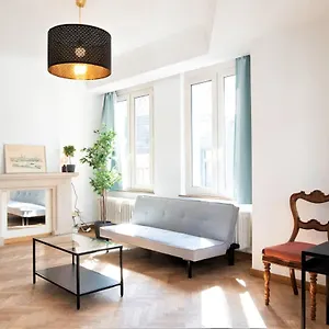 Apartment Lily Apartment. Historic Center Of, Antwerpen